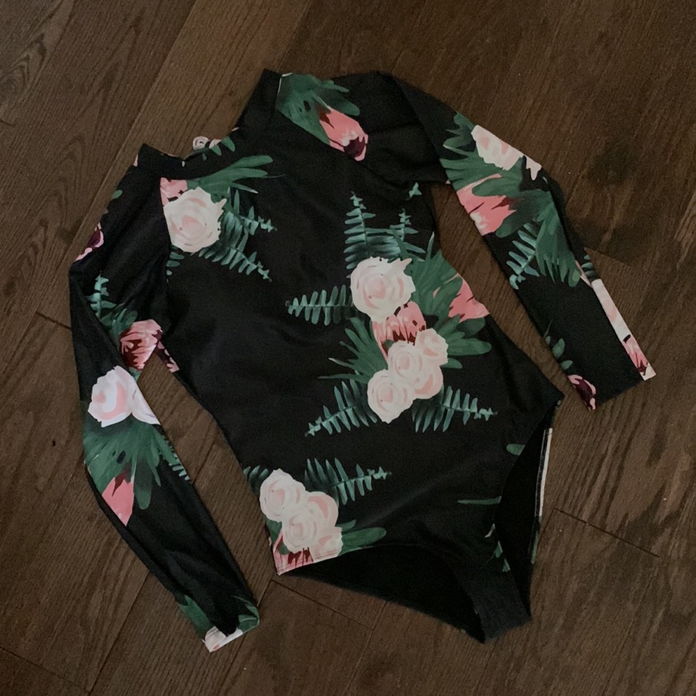 Albion Black Long-Sleeve Floral One-Piece Swimsuit - Picture 4 of 5